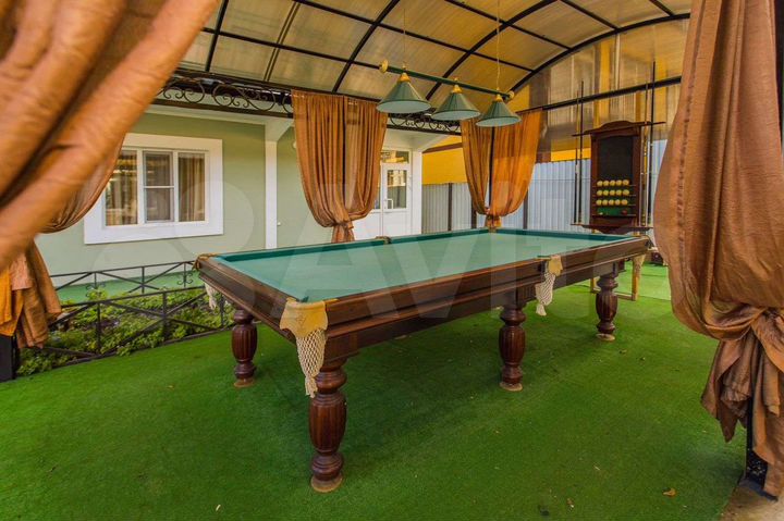 Дом 560 м² на участке 6 сот.