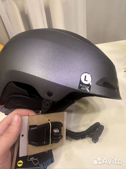 Горнолыжный шлем