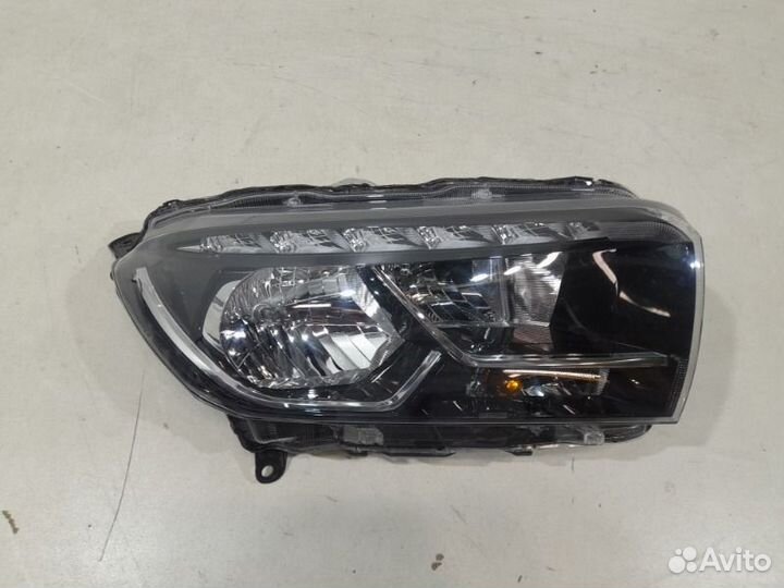 Фара правая LADA X-Ray 2015