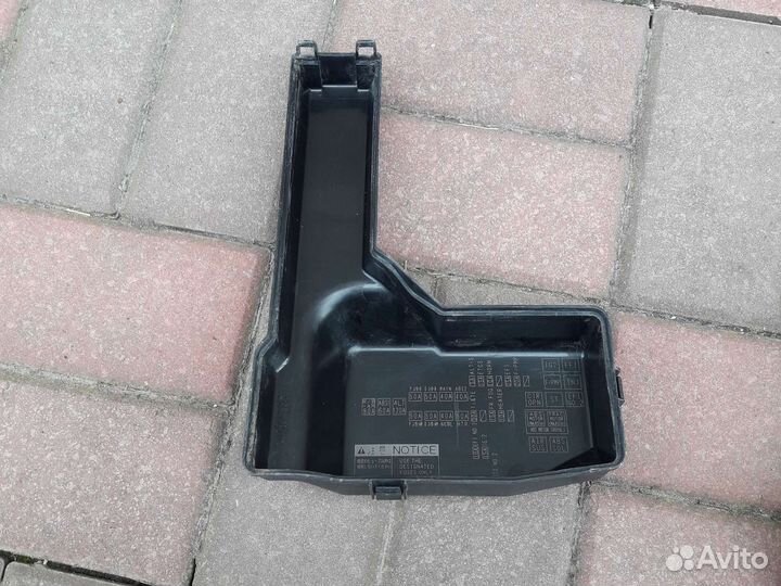 Крышки предохранителей Toyota Crown S170