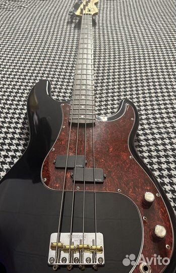 Бас гитара Fender Precision Bass реплика