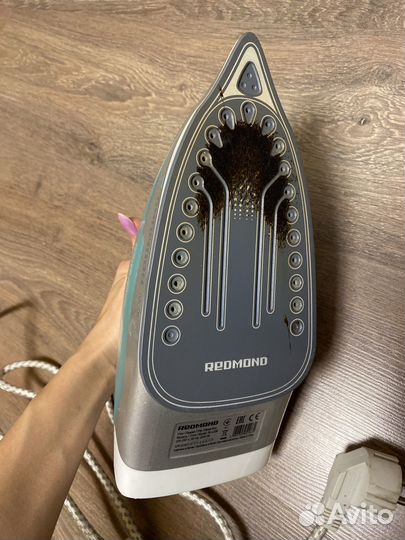 Утюг redmond