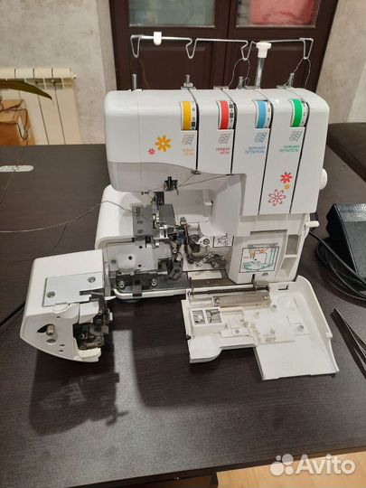 Оверлок 4-х ниточный бытовой