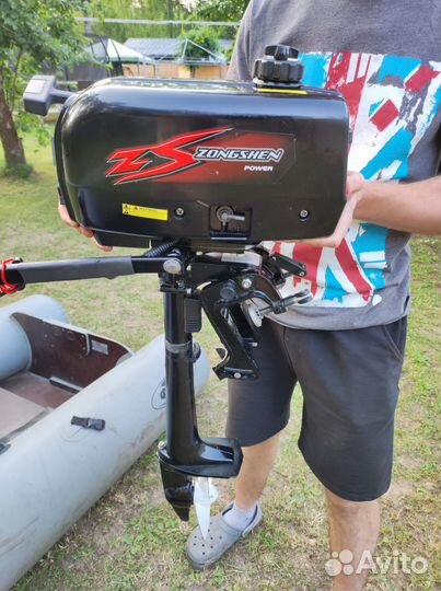 Лодка надувная резиновая + мотор