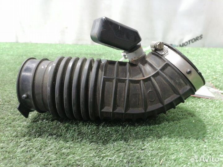 Гофра воздушного фильтра левая Nissan Fuga KNY51