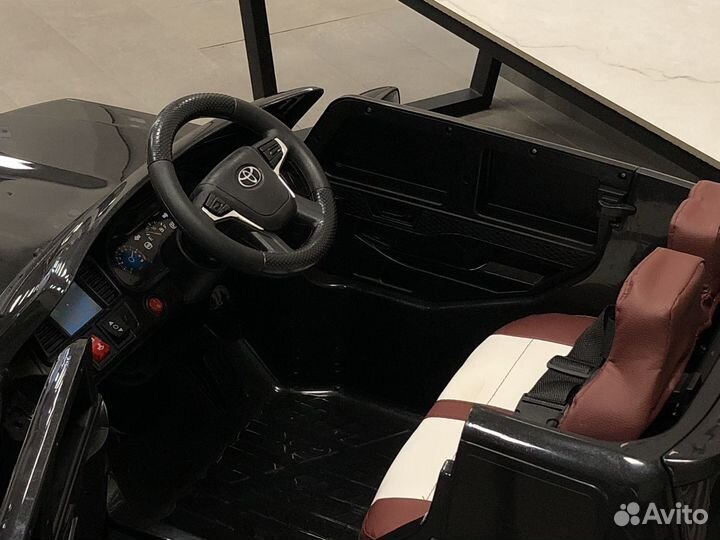 Детский электромобиль Toyota Land Cruiser