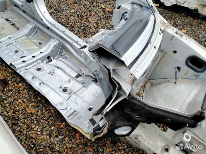 Кузов левый Bmw 523I Левый Руль Пробег:38000 Км