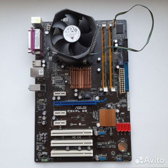 Материнская плата с процессором и памятью