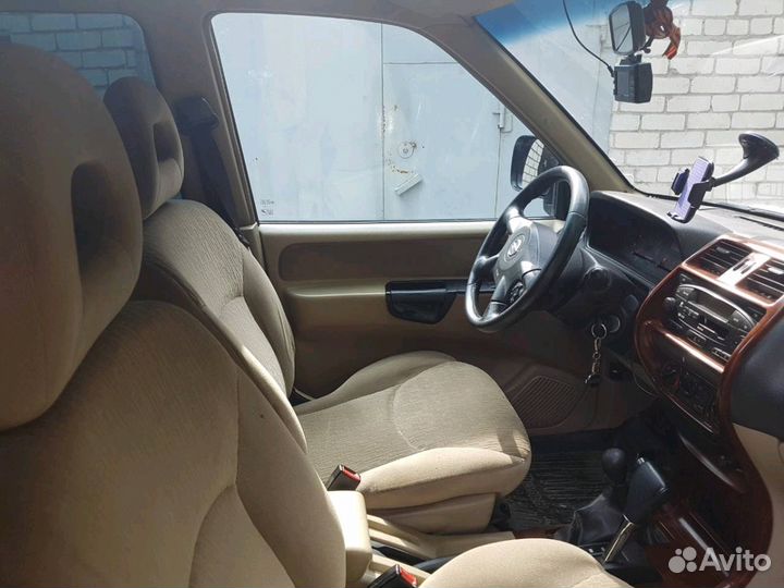 Nissan Terrano 3.0 AT, 2003, 300 000 км