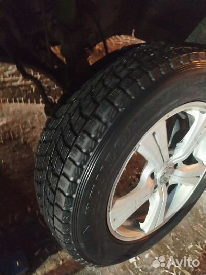 Комплект зимних шин