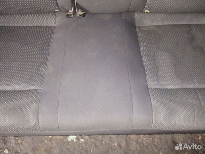 Сиденье заднее (диван) Chevrolet Aveo (T250)