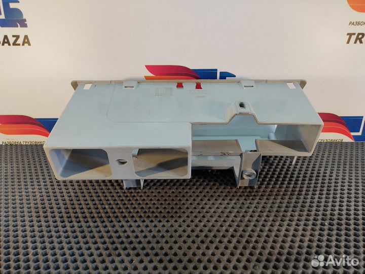 Корпус консоли салона левый Iveco Stralis