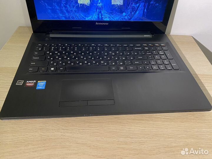 Lenovo i7/r5 m330/8GB/1000GB