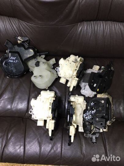 Доводчик двери замок Porsche Panamera 970