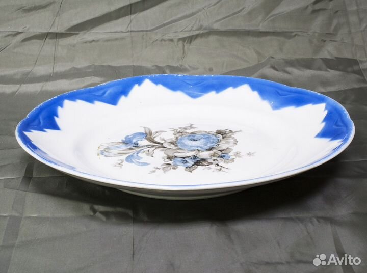 Блюдо Цветы, с перфорацией, рельеф, вензеля, золот