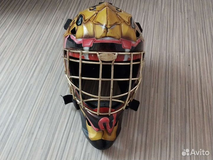 Вратарский шлем bauer