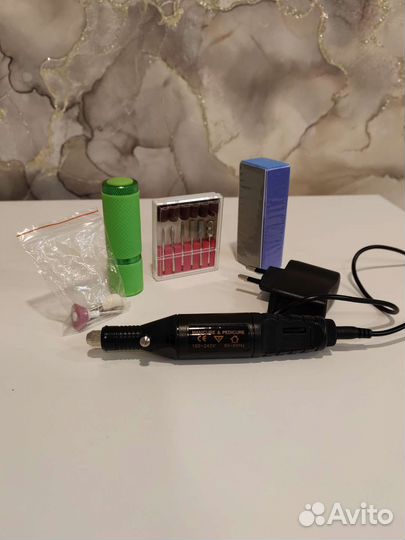 Аппарат для маникюра и лампа