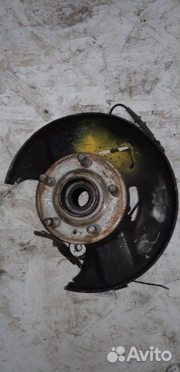 Ступица (Кулак поворотный ) передняя левая Opel