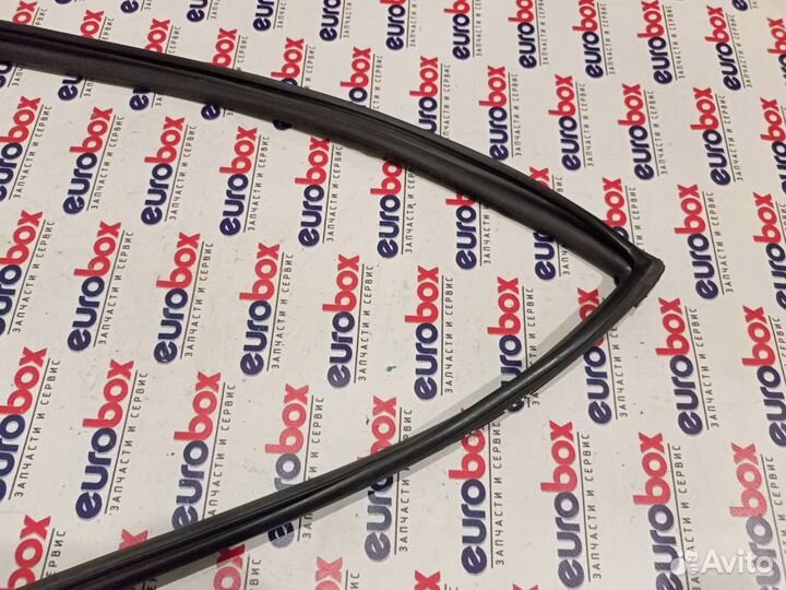 Уплотнитель стекла двери Hyundai Tucson 2004-2010