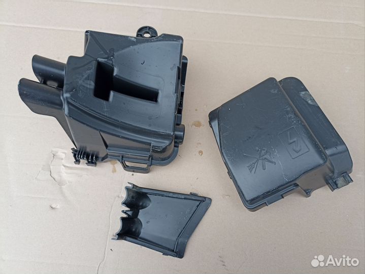 Корпус блока предохранителей LADA Vesta 2020