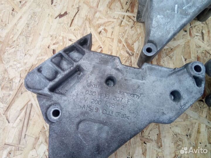 Кронштейн опоры двс Vw, Skoda, Seat