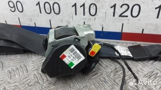 Ремень безопасности с пиропатроном сиденья передне