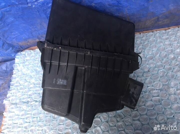 Корпус воздушного фильтра Toyota Sienna XL10