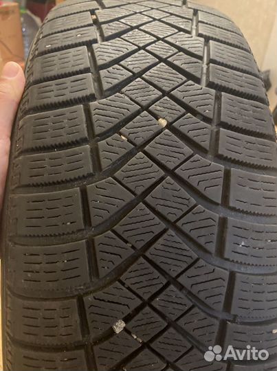 Pirelli Ice Zero 215/60 R16 H