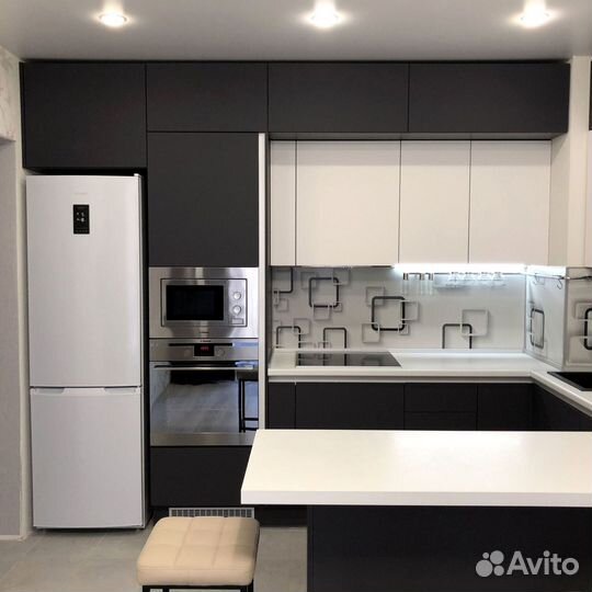 П-образная кухня. Кухонный гарнитур на заказ