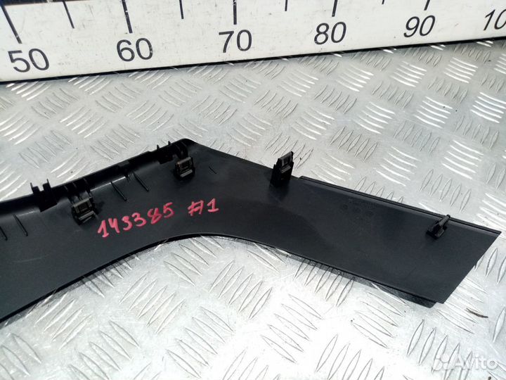 Б/У Накладка декоративная правая#001