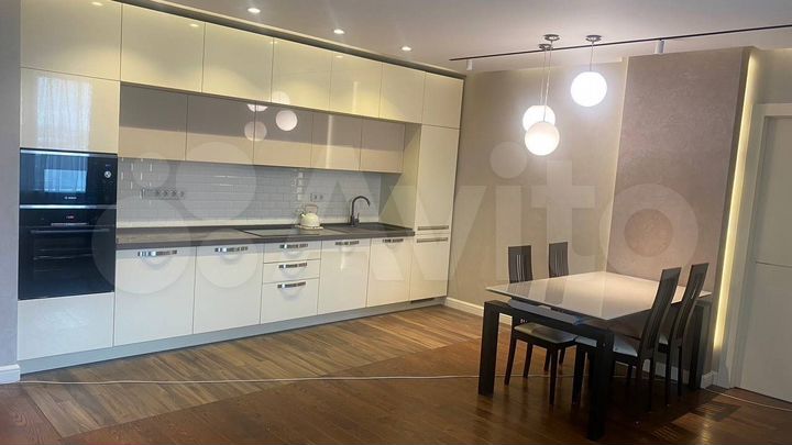 2-к. квартира, 77,1 м², 11/28 эт.