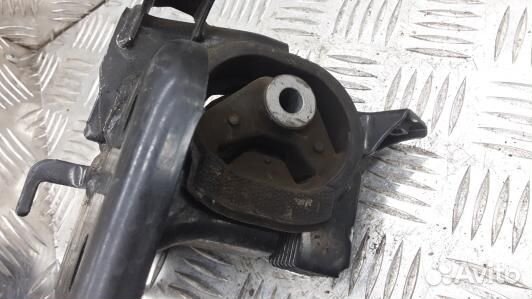 Подушка двигателя дизельная toyota verso AR2 (99U0
