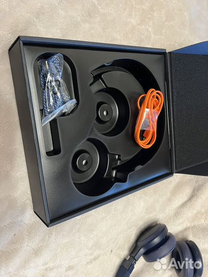 Беспроводные наушники jbl live 400bt