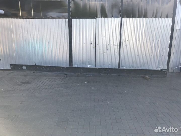 Лонжерон правый Renault T