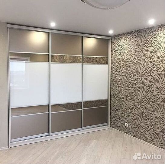 Шкаф