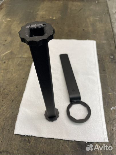 Спецключ для вилки Showa