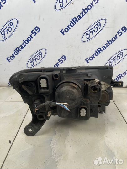 Фара передняя левая Dacia Sandero B52 2014