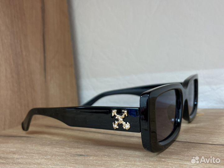 Солнцезащитные очки женские