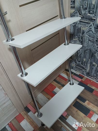 Продаëтся новая полочка на окно