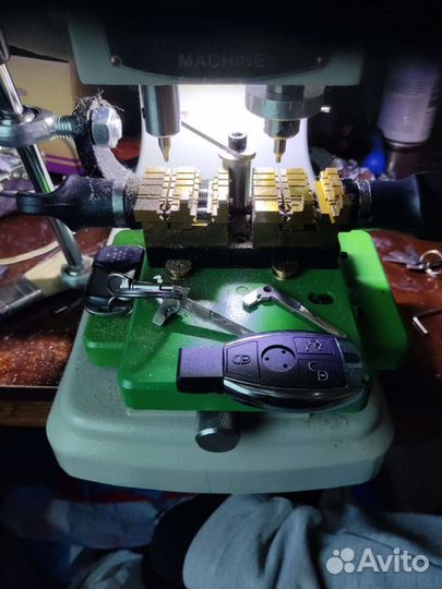 Ключ mercedes рыбка