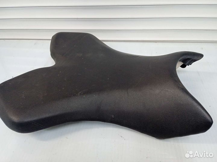 Yamaha R1 2004-2006. Сиденье водительское