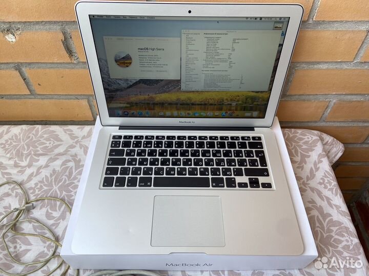 Apple MacBook Air 13 (2017) / i5 / 8Gb / 128Gb SSD