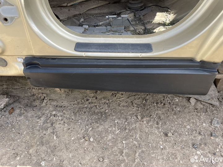 Накладка на порог задняя левая Ssang Yong Kyron