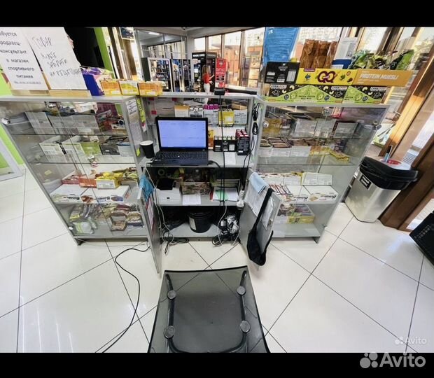 Стойка стеллаж ресепшн