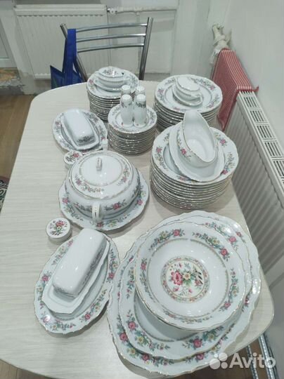 Набор столовой посуды новый