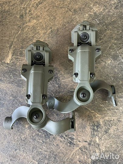 Крепление для наушников на шлем