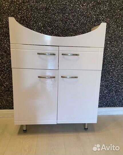 Зеркало в ванну с шкафом