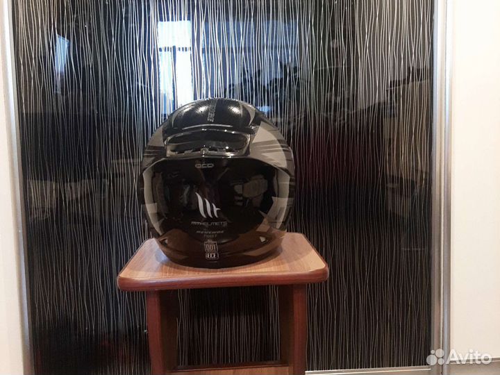 Мотоциклетный шлем размер 56-58