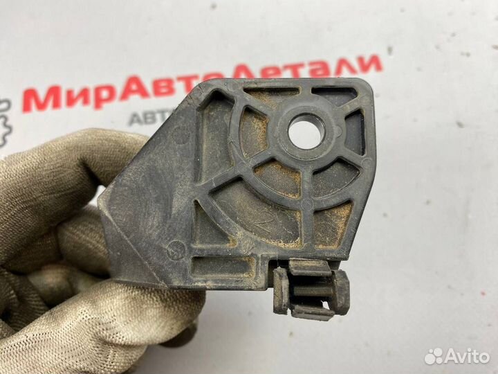 Кронштейн глушителя Buick Encore GX 2022 42708943