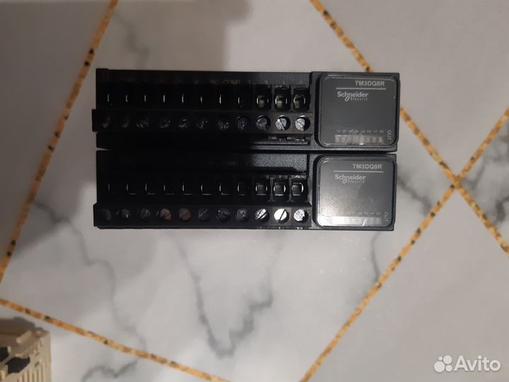 Плк SE modicon 251
